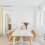 Διαμέρισμα Cozy 1br W/ Ac & Shared Garden - | By Airnest Αλμάδα