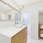 Cozy 1br W/ Ac & Shared Garden - | By Airnest Αλμάδα