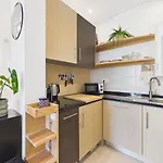 Διαμέρισμα Cozy 1br W/ Ac & Shared Garden - | By Airnest *