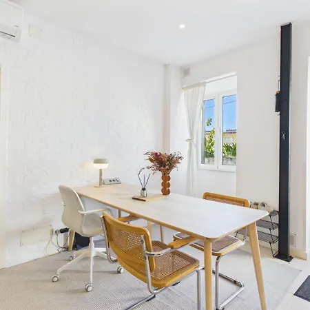 Cozy 1br W/ Ac & Shared Garden - | By Airnest Almada