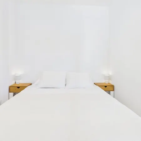 Cozy 1br W/ Ac & Shared Garden - | By Airnest Apartman Almada