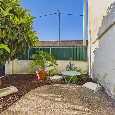Cozy 1br W/ Ac & Shared Garden - | By Airnest Apartman *