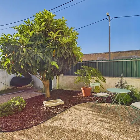 Cozy 1br W/ Ac & Shared Garden - | By Airnest * Almada