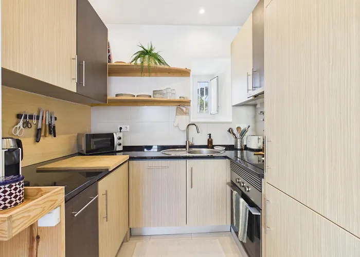 Cozy 1br W/ Ac & Shared Garden - | By Airnest *